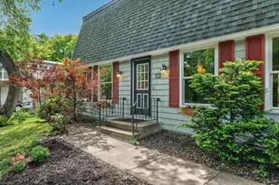 113 E 135th St, Burnsville, MN 55337 - Photo 2