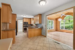 113 E 135th St, Burnsville, MN 55337 - Photo 14