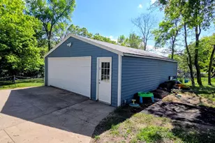 902 Quincy St, Alexandria, MN 56308 - Photo 6