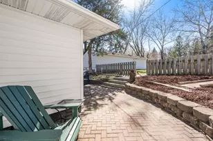 1812 Oakview Ln N, Plymouth, MN 55441 - Photo 36