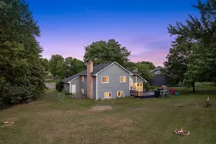 8841 Loch Lomond Ct, Brooklyn Park, MN 55443 - Photo 4