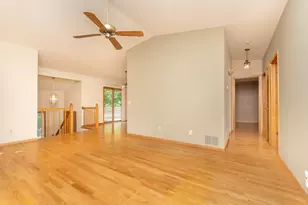 7024 W 113th St, Bloomington, MN 55438 - Photo 8