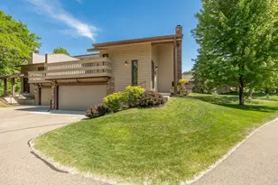 7024 W 113th St, Bloomington, MN 55438 - Photo 2