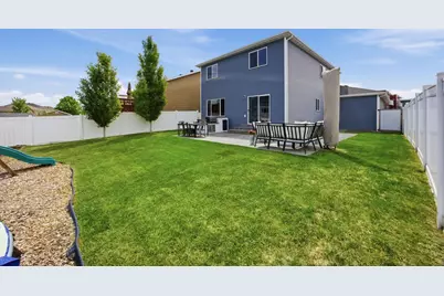 5537 38th Avenue S, Fargo, ND 58104 - Photo 2