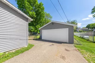 727 Division St W, Faribault, MN 55021 - Photo 28