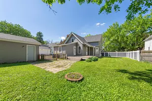 727 Division St W, Faribault, MN 55021 - Photo 4