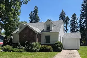 808 Grove Ave, Montevideo, MN 56265 - Photo 1