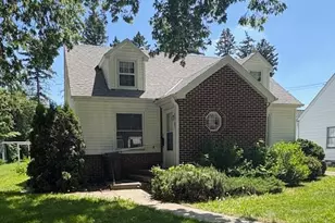808 Grove Ave, Montevideo, MN 56265 - Photo 2