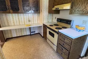 808 Grove Ave, Montevideo, MN 56265 - Photo 6