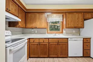 3904 Maryland Ave N, New Hope, MN 55427 - Photo 6