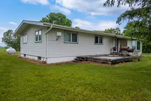 25975 630th Ave, Alden, MN 56009 - Photo 6