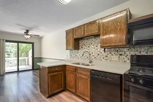 11106 Vessey Ave S, Bloomington, MN 55437 - Photo 6