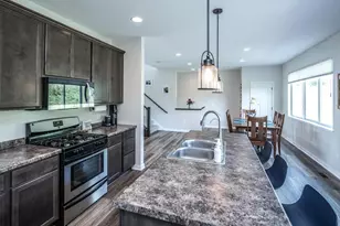 18603 Jonesboro Ct, Lakeville, MN 55044 - Photo 4