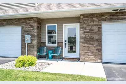 18603 Jonesboro Court, Lakeville, MN 55044 - Photo 2