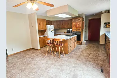 116 Nora Street E, Thief River Falls, MN 56701 - Photo 10