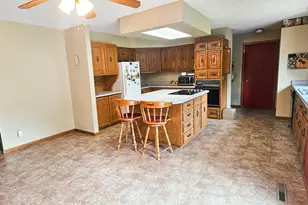 116 Nora St E, Thief River Falls, MN 56701 - Photo 10