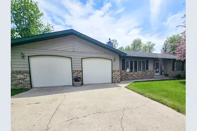 116 Nora Street E, Thief River Falls, MN 56701 - Photo 1
