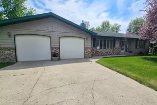 116 Nora St E, Thief River Falls, MN 56701 - Photo 38