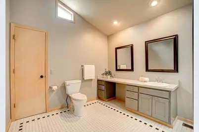 2702 Reardon Place N, North Saint Paul, MN 55109 - Photo 32