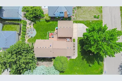 2702 Reardon Place N, North Saint Paul, MN 55109 - Photo 8