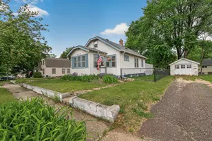 2719 16th Ave E, North Saint Paul, MN 55109 - Photo 2