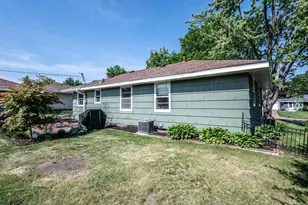 8507 Hadley Ave S, Cottage Grove, MN 55016 - Photo 28