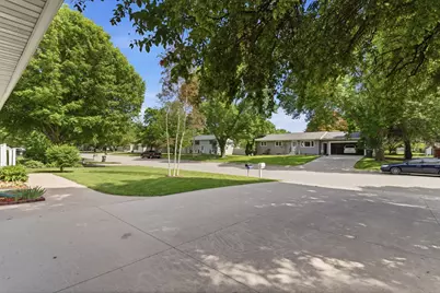 608 26th Avenue SW, Willmar, MN 56201 - Photo 8