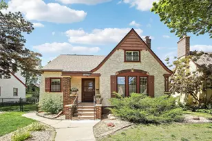 1525 Asbury St, Saint Paul, MN 55108 - Photo 2