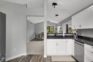 17550 Foxboro Ln, Lakeville, MN 55024 - Photo 8