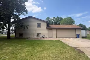 404 E 3rd St, Madison, MN 56256 - Photo 28