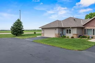 1626 Thunderbird Rd, Marshall, MN 56258 - Photo 14