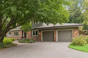 265 Oakwood Rd, Hopkins, MN 55343 - Photo 2