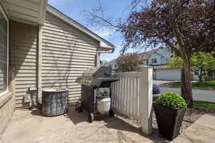 1705 Riverwood Dr, Burnsville, MN 55337 - Photo 4