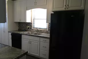 302 S 12th St, Montevideo, MN 56265 - Photo 6