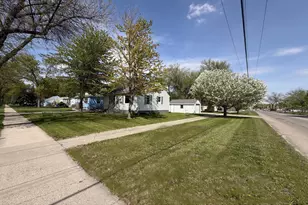 1630 14th St S, Fargo,  58103 - Photo 2
