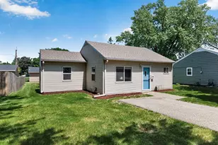 419 7th Ave W, Shakopee, MN 55379 - Photo 2