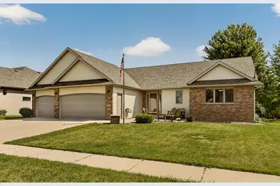 906 Bucknell Boulevard SE, Stewartville, MN 55976 - Photo 2