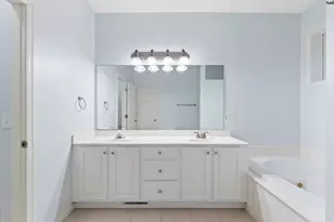 1680 Oakbrooke Ct, Eagan, MN 55122 - Photo 30