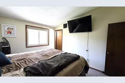 8009 Edgewood Avenue N, Brooklyn Park, MN 55445 - Photo 12