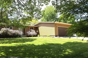 8009 Edgewood Ave N, Brooklyn Park, MN 55445 - Photo 2