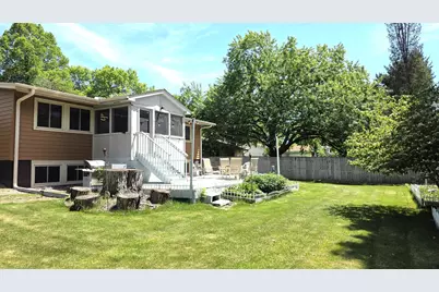 8009 Edgewood Avenue N, Brooklyn Park, MN 55445 - Photo 24