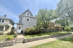 228 Victoria St N, Saint Paul, MN 55104 - Photo 1
