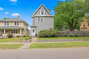 228 Victoria St N, Saint Paul, MN 55104 - Photo 1