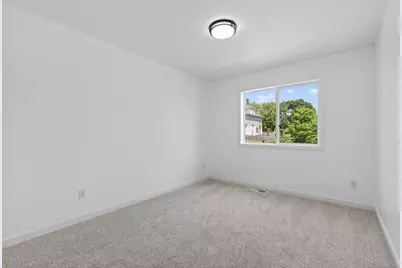 714 E Hawthorne Avenue E, Saint Paul, MN 55106 - Photo 12
