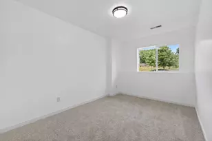 714 E Hawthorne Ave E, Saint Paul, MN 55106 - Photo 20