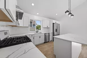 714 E Hawthorne Ave E, Saint Paul, MN 55106 - Photo 8