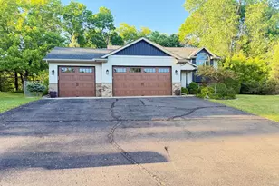 2533 Montana Ave E, Maplewood, MN 55119 - Photo 1