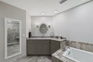 7400 Edinborough Way, Edina, MN 55435 - Photo 28