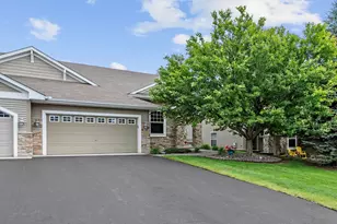 4730 Walnut Grove Ln N, Plymouth, MN 55446 - Photo 2