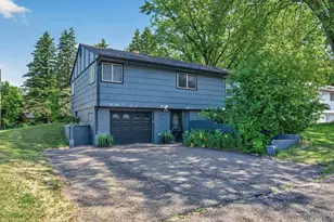 765 Rose Pl, Roseville, MN 55113 - Photo 2